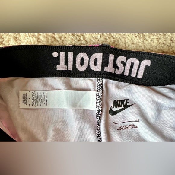 Nike Leg-A-See Mishmash Pink and Black Leggings Sz Small - Picture 7 of 7